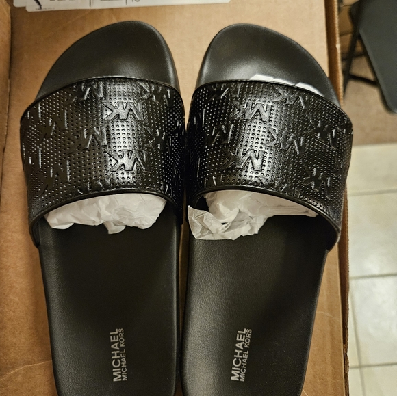 Michael kors slides Firm Price - Picture 1 of 8